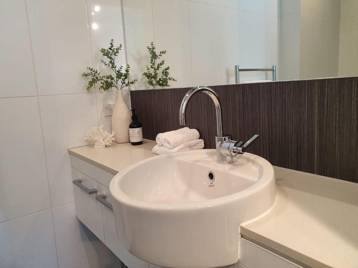 Stylish Haven Luxury Interiors In Prime Location Lägenhet Queenstown Exteriör bild