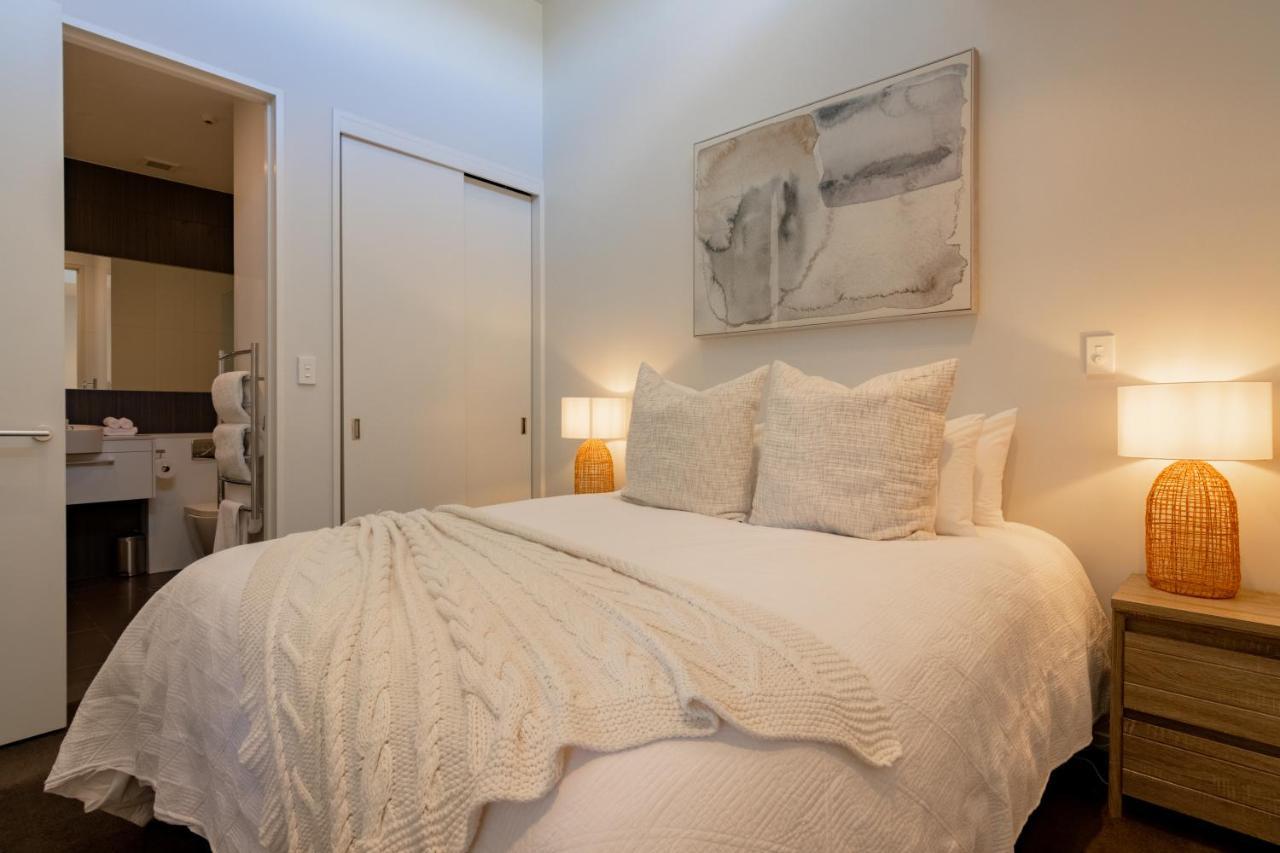 Stylish Haven Luxury Interiors In Prime Location Lägenhet Queenstown Exteriör bild