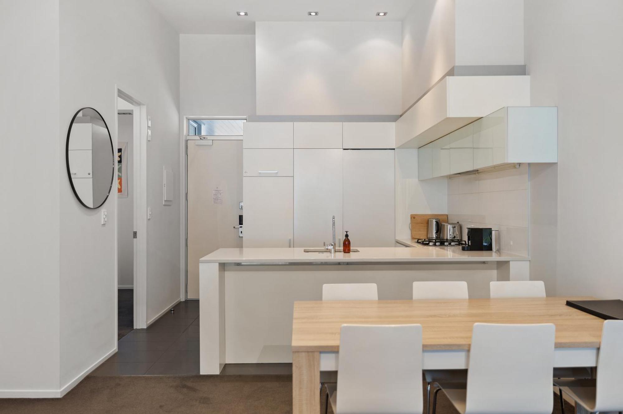 Stylish Haven Luxury Interiors In Prime Location Lägenhet Queenstown Exteriör bild