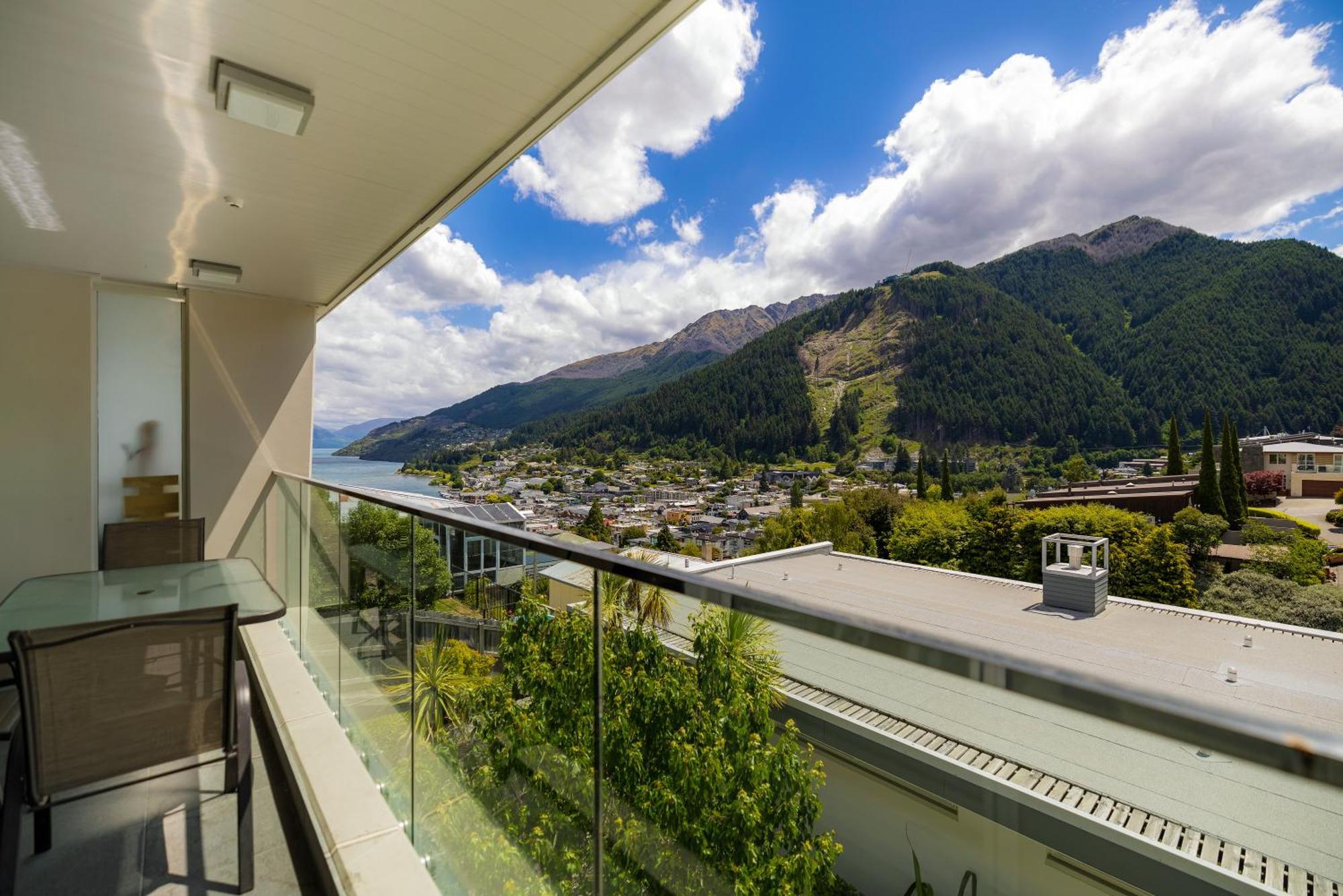 Stylish Haven Luxury Interiors In Prime Location Lägenhet Queenstown Exteriör bild