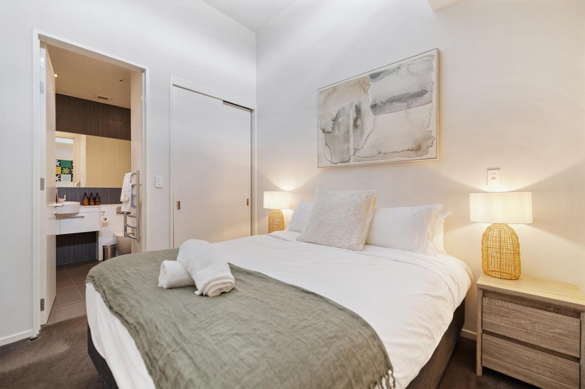 Stylish Haven Luxury Interiors In Prime Location Lägenhet Queenstown Exteriör bild