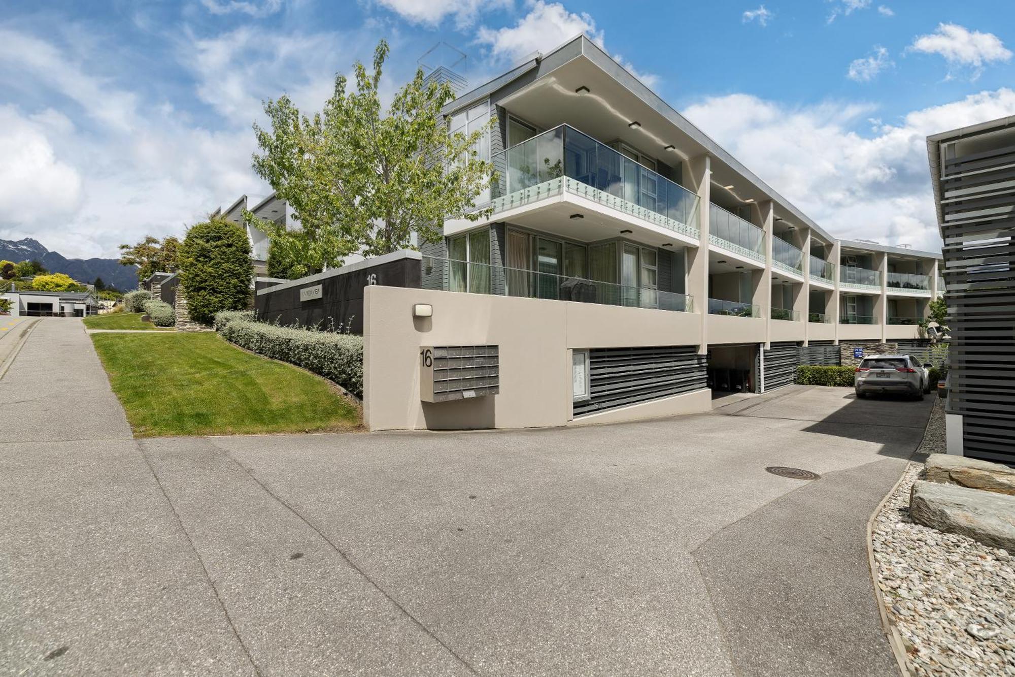 Stylish Haven Luxury Interiors In Prime Location Lägenhet Queenstown Exteriör bild